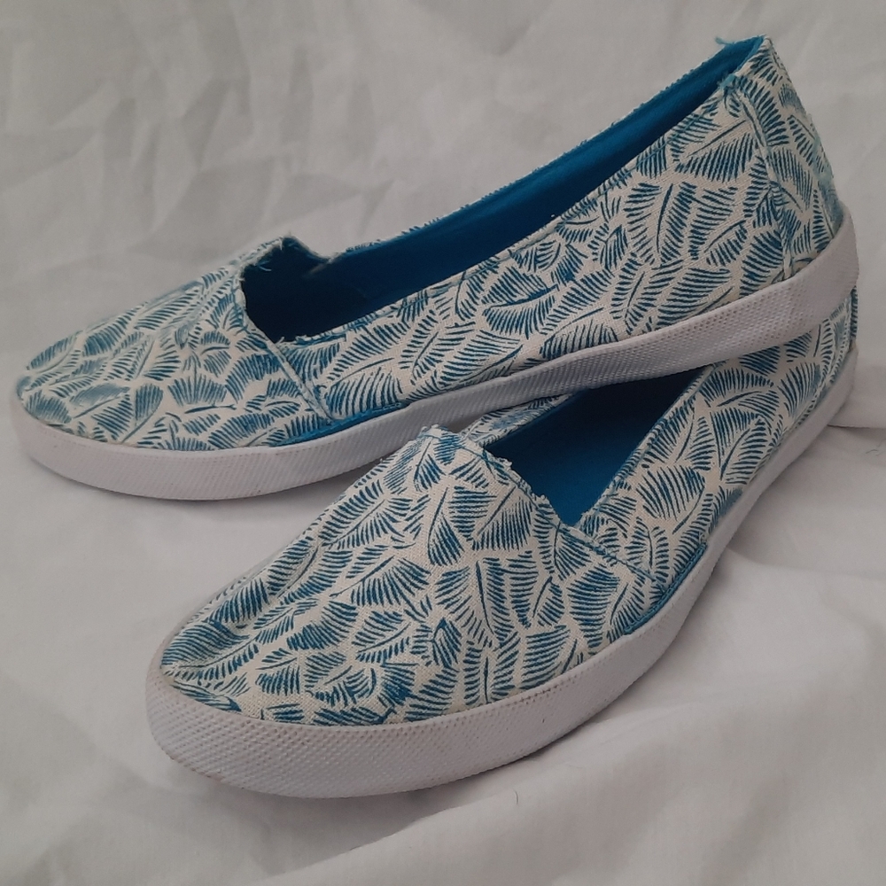 Lamo Slip On Shoes Size 9